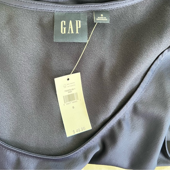 Gap Shirt Sleeveless Blouse /Top /shirt Navy Blue NWT Size Small Polyester - Picture 7 of 7